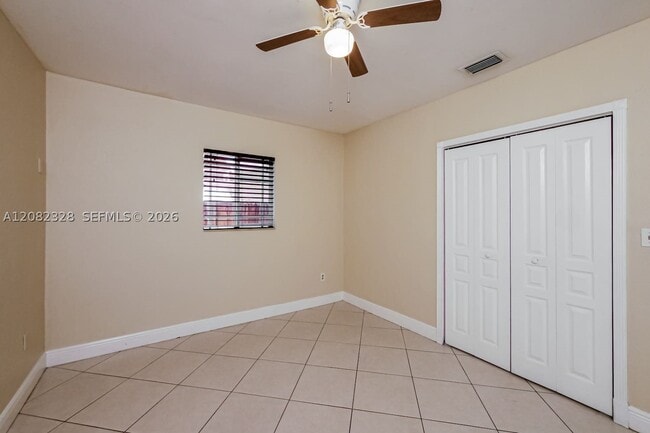 Building Photo - 623 W 63rd Dr