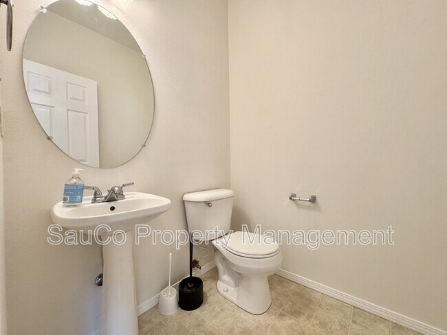Building Photo - 12405 SW Cady Ln