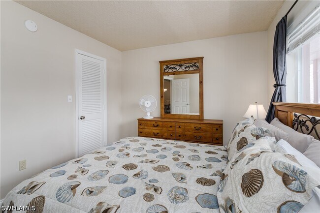 Building Photo - 180 Turtle Lake Ct