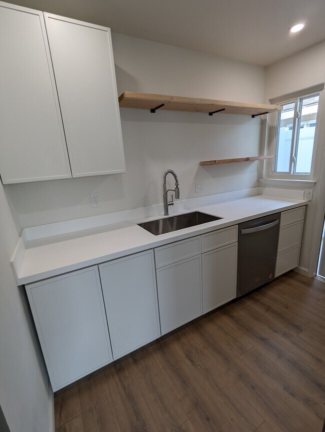 Building Photo - 574 Madison Ave