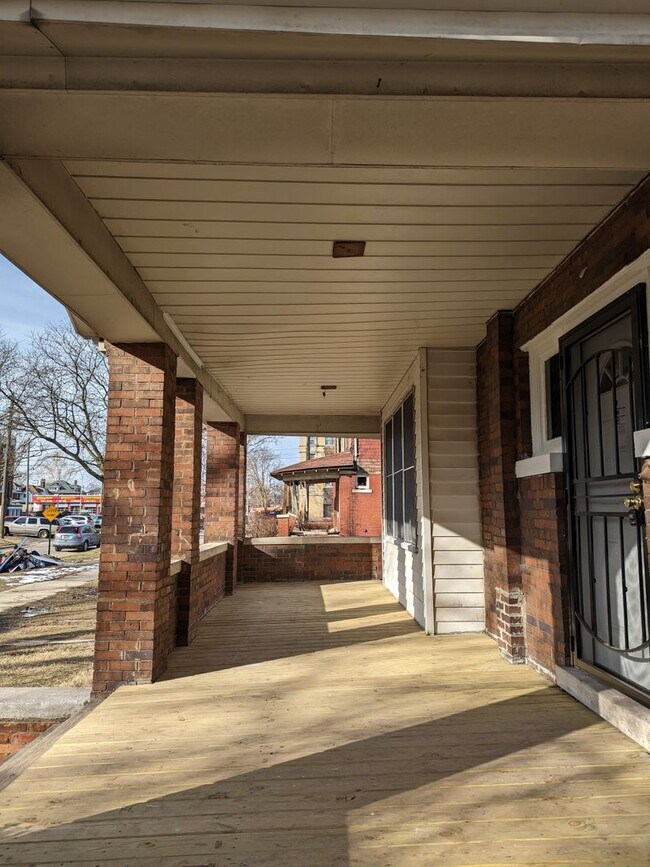 Building Photo - 73 Woodland St