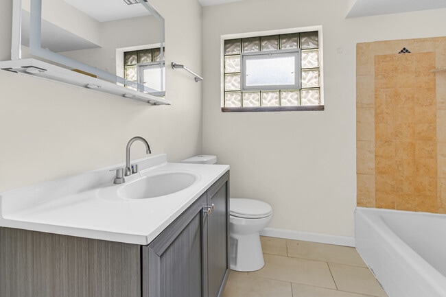 Building Photo - 403 Prairie Ave