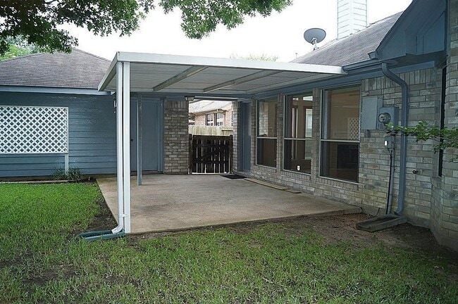 Building Photo - 2711 Aspen Ln