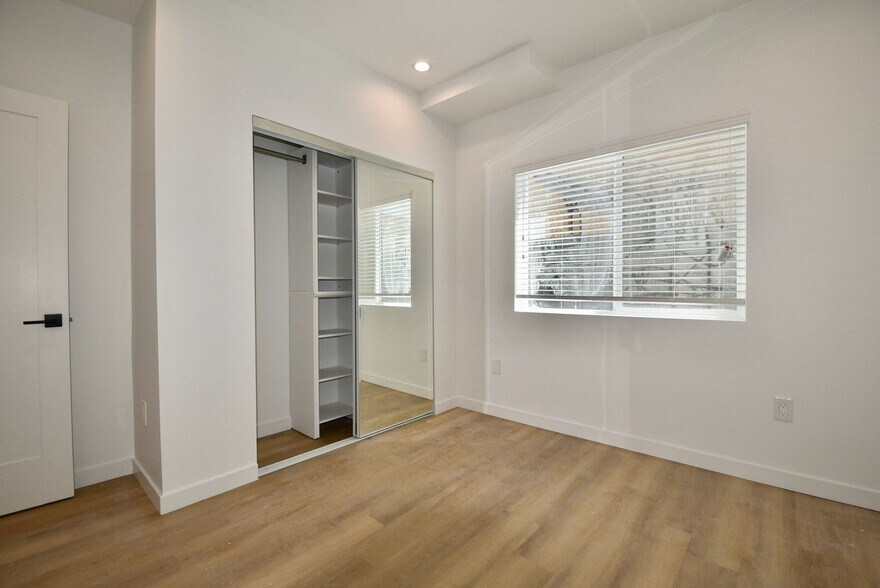 Building Photo - 1415 S Sierra Bonita Ave