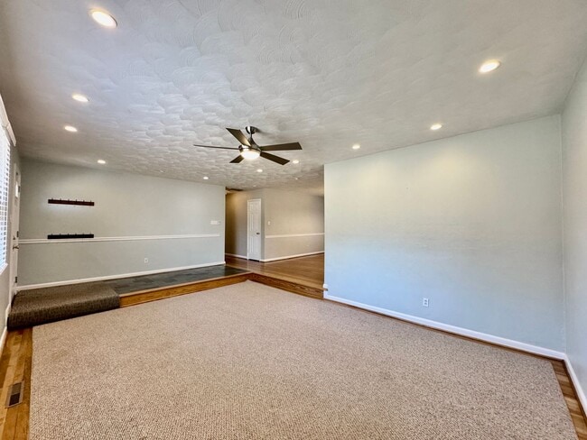 Building Photo - Available NOW! Lakefront 4 Bedroom/2 Bath Home, Pet-Friendly, Fenced Yard, Great School Zones!