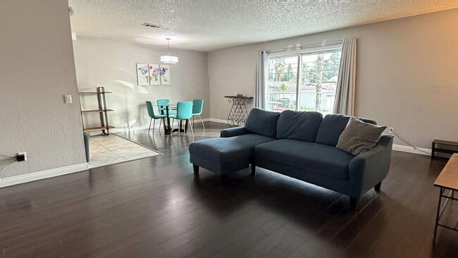 Building Photo - 511 E Brockton Ave