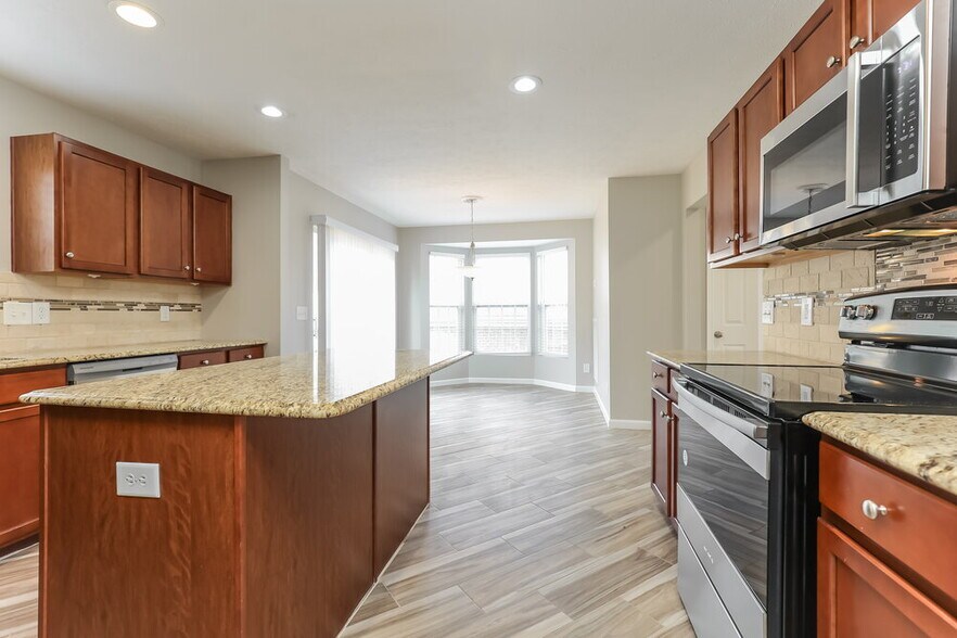 Building Photo - 2561 Jordan Ridge Dr