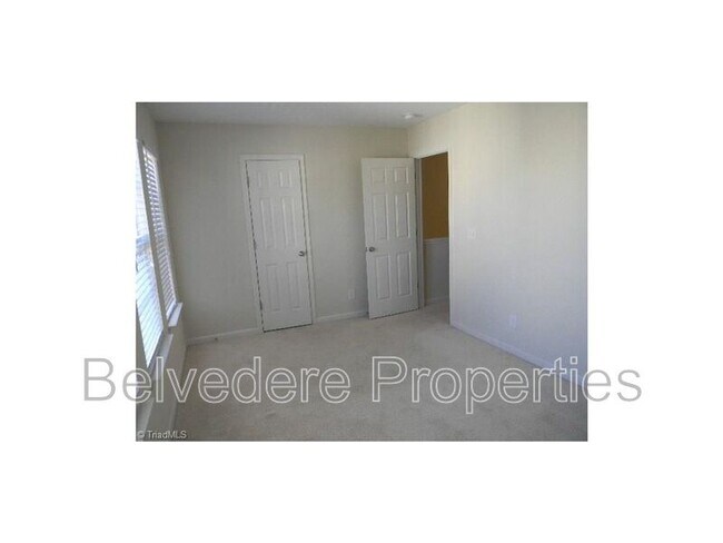 Building Photo - 39 Ackland Dr