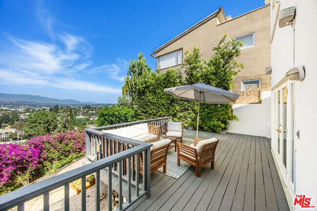 Building Photo - 2330 Ronda Vista Dr