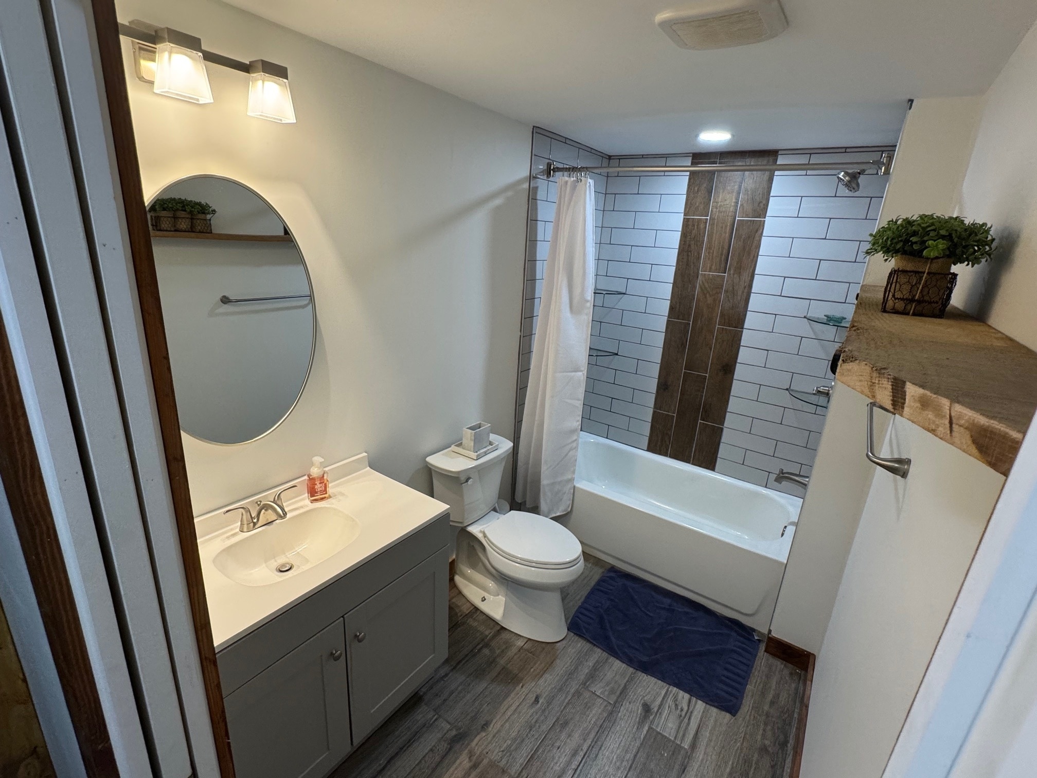 Bathroom - 2004 Lanier Rd