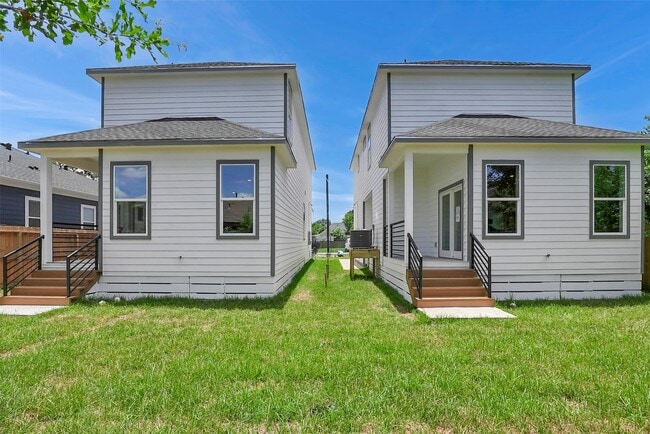 Building Photo - 4835 Paula St