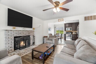 Building Photo - 803 Matthews Dr