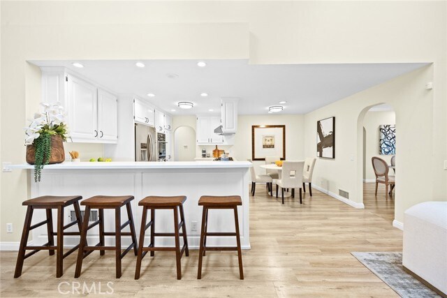 Building Photo - 1647 N Santa Anita Ave