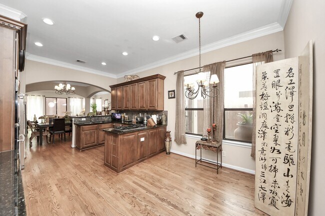 Building Photo - 2414 Driscoll St