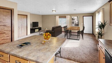 Building Photo - 3 BD, 2 BA TOWN HOME IN TEA!; PET FRIENDLY...