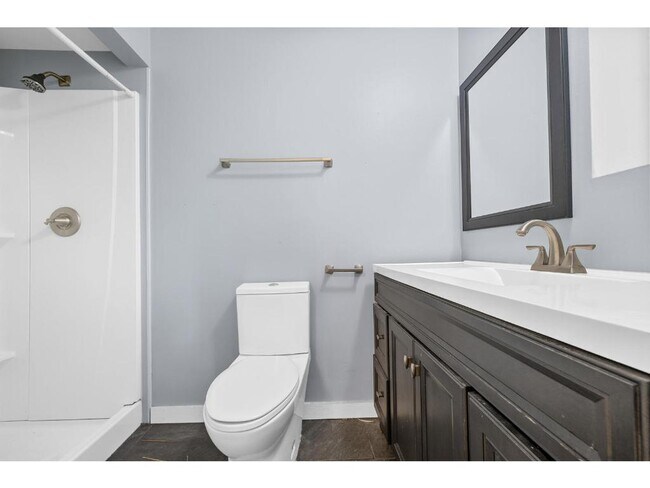 Building Photo - 718 Wenneker Dr
