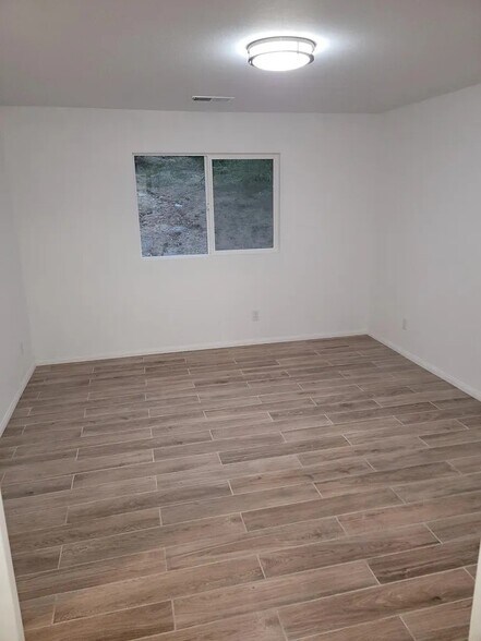 Building Photo - 9612 Petite Ln