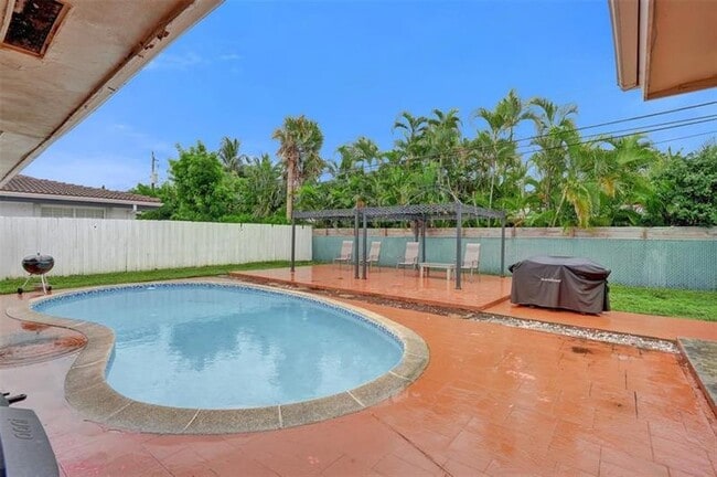 Building Photo - 6210 NE 21st Rd