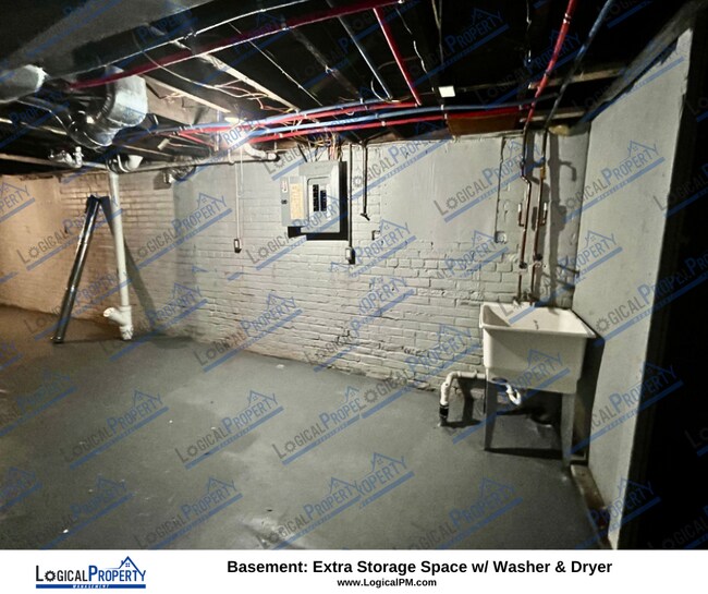 Building Photo - Midtown Area 3/1 Flat w/Bsmnt Dishwasher/S...