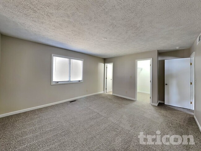 Building Photo - 3014 Silver Fox Dr