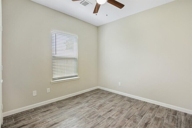 Building Photo - 4649 Carmen St