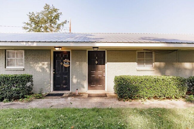 Primary Photo - 550 Macon Hwy