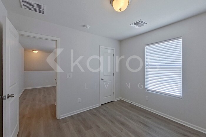 Building Photo - 3612 Koval Dr