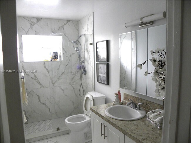 Building Photo - 3466 SW 23rd St