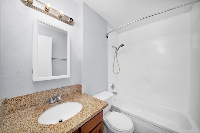 Building Photo - Beautiful 1 bedroom unit! Pets OK!