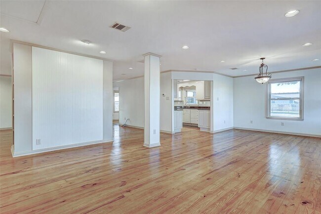 Building Photo - 800 Co Rd 117