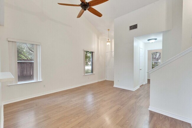 Building Photo - "Charming 3-Bed Oasis with 2.5 Baths in Pr...
