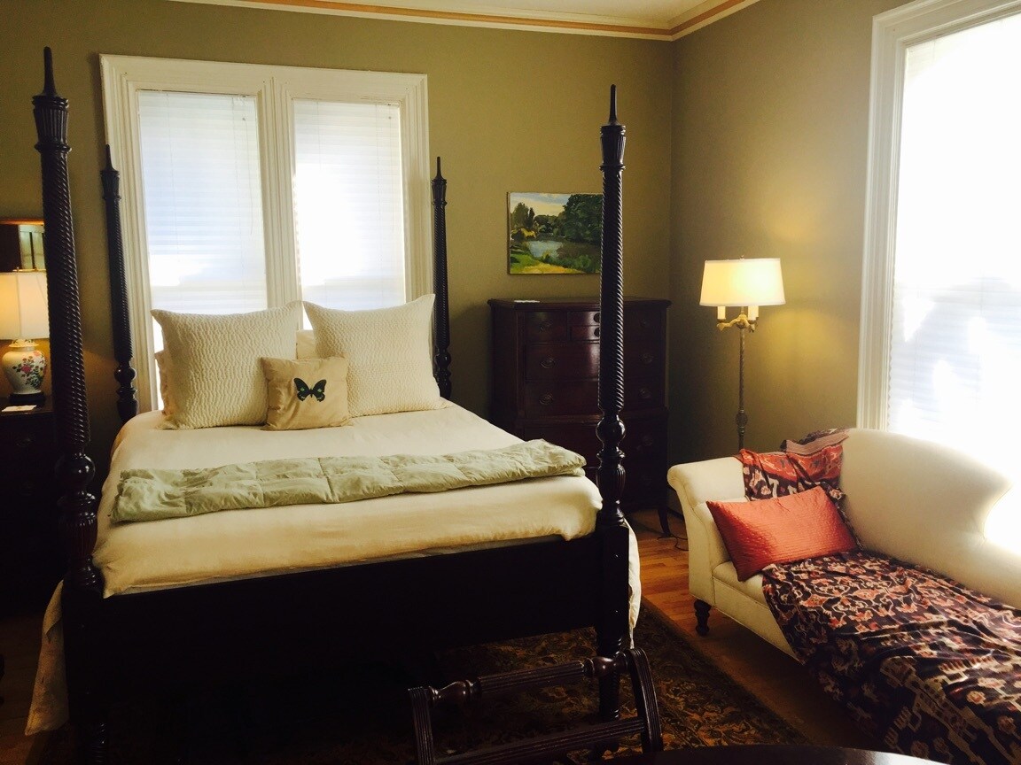 bedroom - 36 Greenough Ave