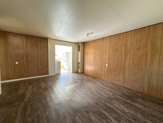 Building Photo - 318 McCourt St