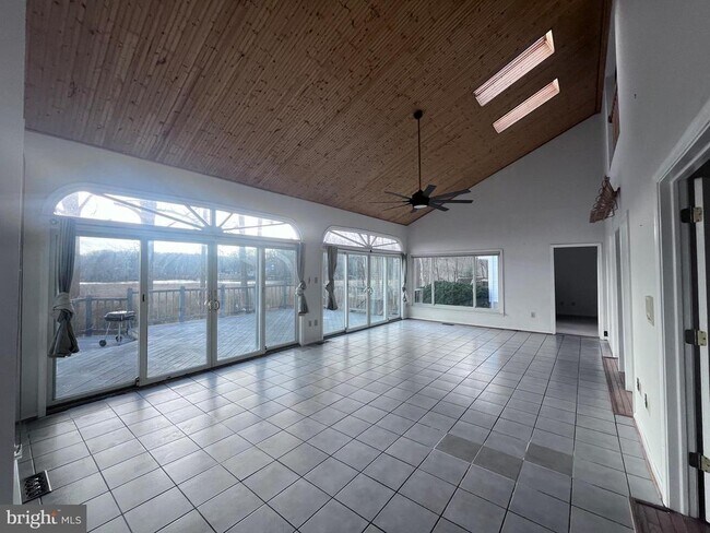 Building Photo - 3012 Cruiser Dr