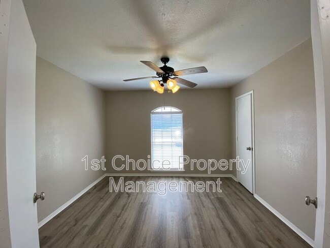 Building Photo - 2311 Kingsford Ct