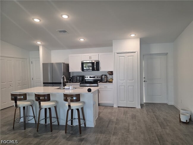 Building Photo - 4421 NE 15th Pl