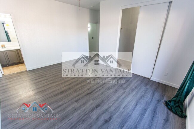 Building Photo - 16092 W Woodlands Ave