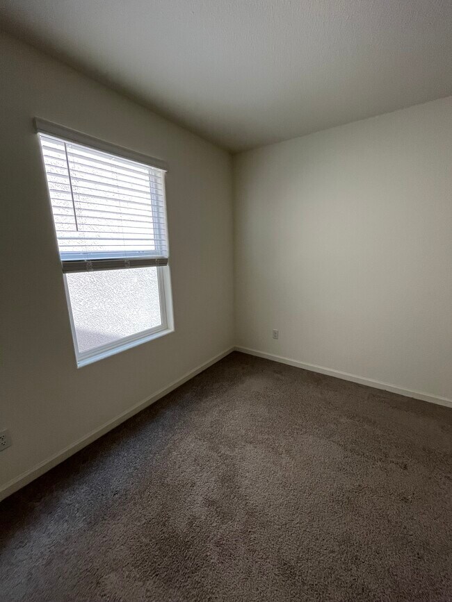 Room 2 - 329 Shafer Ave