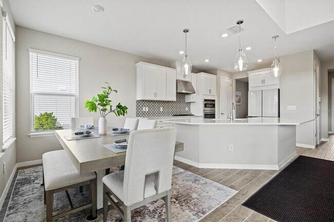 Building Photo - 9312 Tequila Sunrise Dr