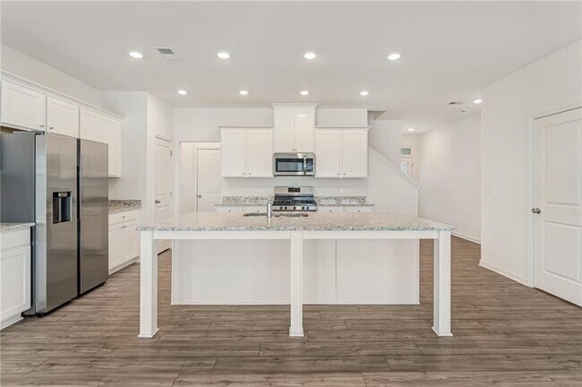 Building Photo - 649 Isom Walk