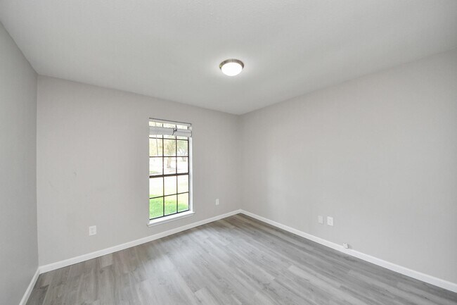Building Photo - 7303 Foxwick Ln