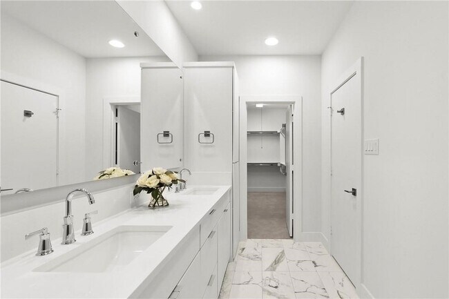 Building Photo - 2707 Kimsey Dr
