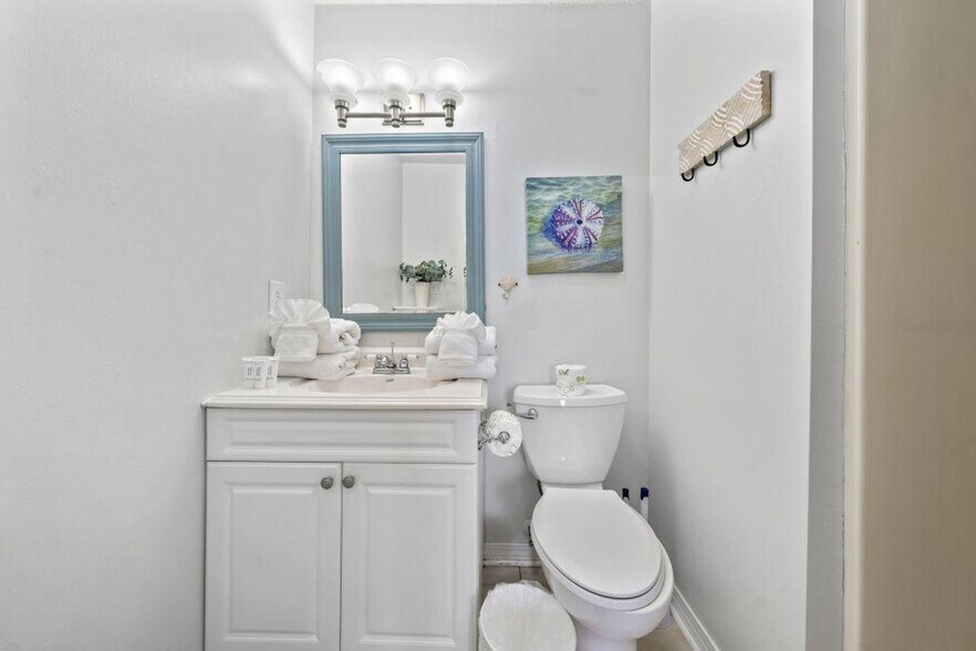 Building Photo - 25925 Canal Rd