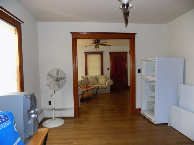 Building Photo - 224 Brightwood Ave