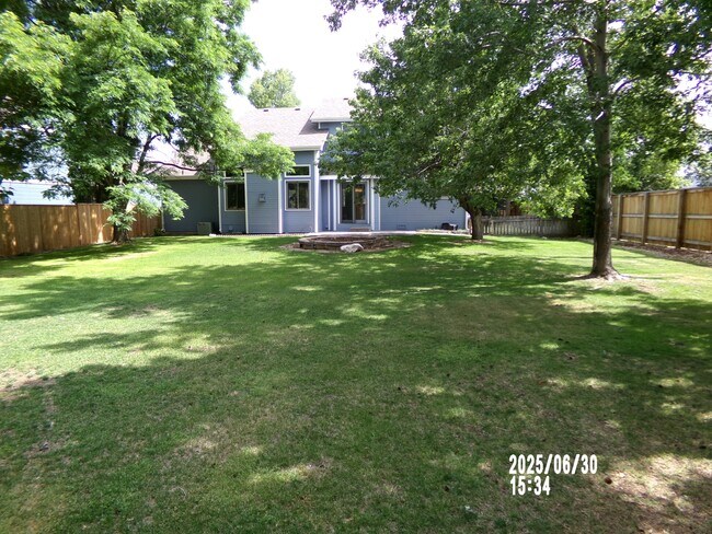 Building Photo - 2032 Prairie View Ct