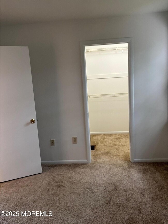 Building Photo - 39 Pin Oak Ln