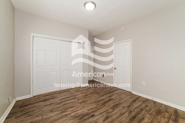 Building Photo - 1114 E Corrington Ave