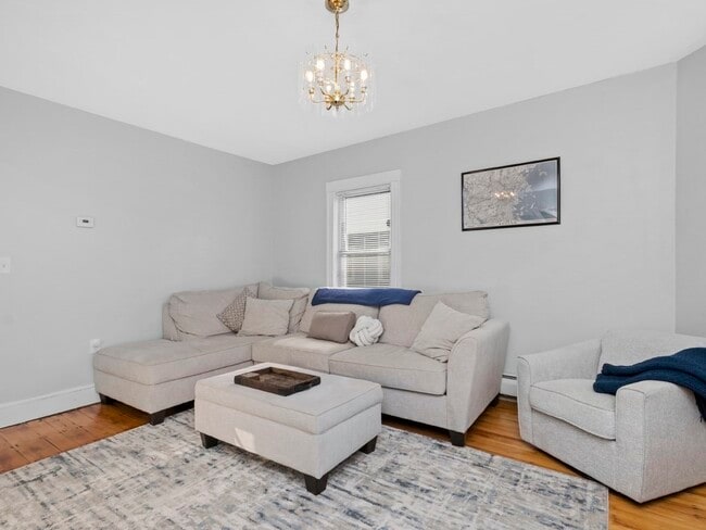 Building Photo - 63 Marshfield St