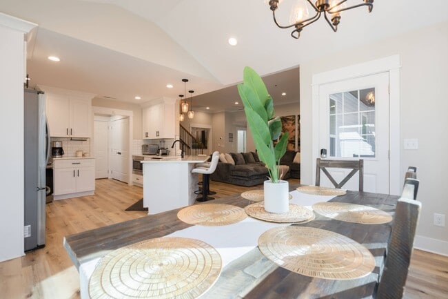 Building Photo - 104 Elohi Ln