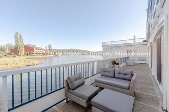 Building Photo - 2BR/2BA Waterfront Corner Condo!  Parking!...